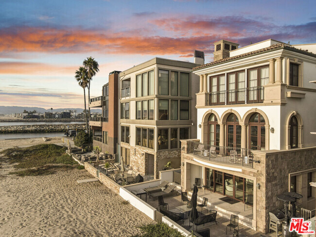 Building Photo - 6209 Ocean Front Walk Rental