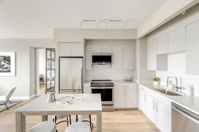 Photo - 5-09 48th Avenue Unidad 1703