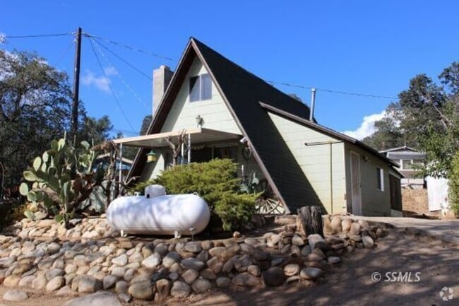 Building Photo - Charming A-frame style home in Wofford Hei...