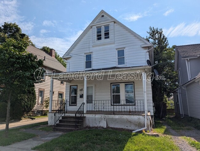 Building Photo - Spacious 4-Bedroom Colonial Near Lake Erie Rental