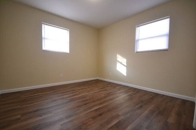 Photo - Pike Apartments Unit C