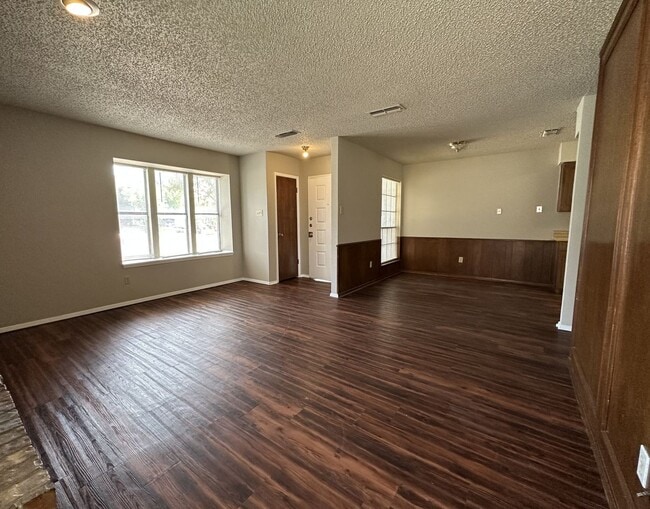 Photo - 1007 Southmoor Dr