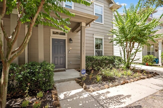 Building Photo - 16783 Mammoth Springs Dr