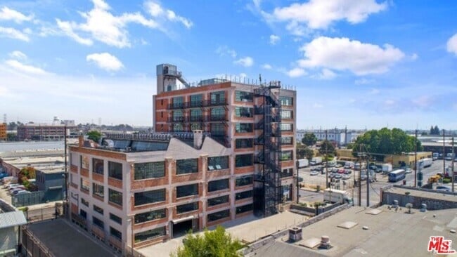 Building Photo - 691 Mill St Unit 401 Rental