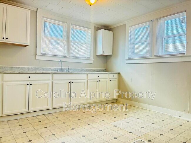 Photo - 708 Legrand St