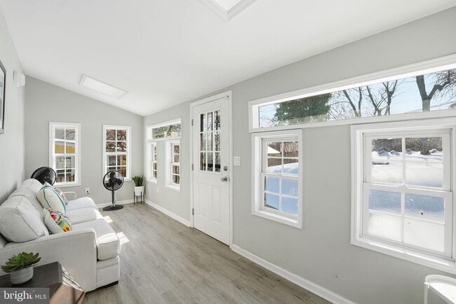 Photo - 1341 Franklin St NE