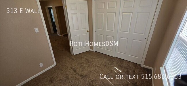 313 E Wall-