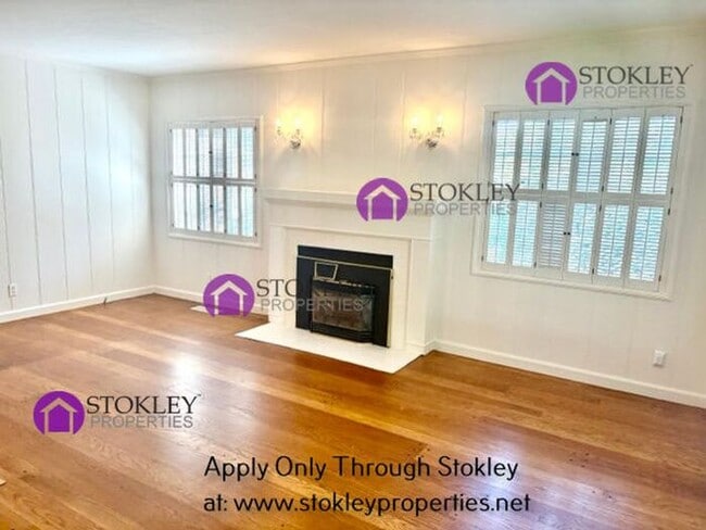 Photo - 2234 Oakvale Rd