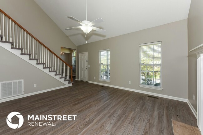 Photo - 160 Walton Trce S