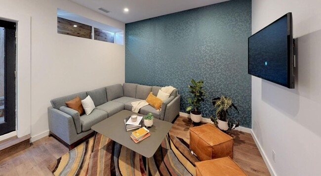 Photo - Furnished Bedroom in NOPA Unidad 6 - 6