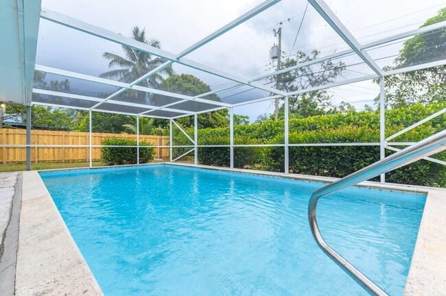 Photo - 176 SE 27th Pl