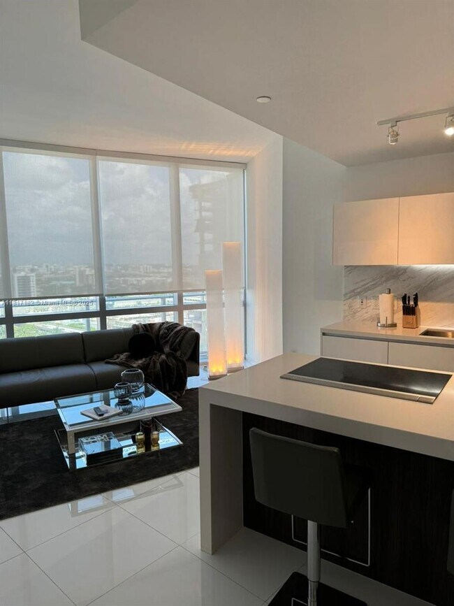 Photo - 851 NE 1st Ave Unit 1404