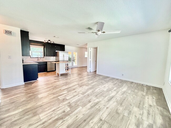 Photo - 3460 Rothschild Dr