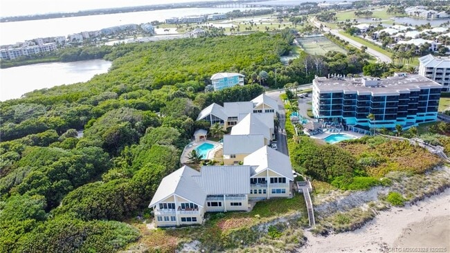 Photo - 245 NE MacArthur Blvd Unit 12