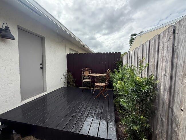 Outdoor private patio - 1404 NW 6th Ave Unit 2.0