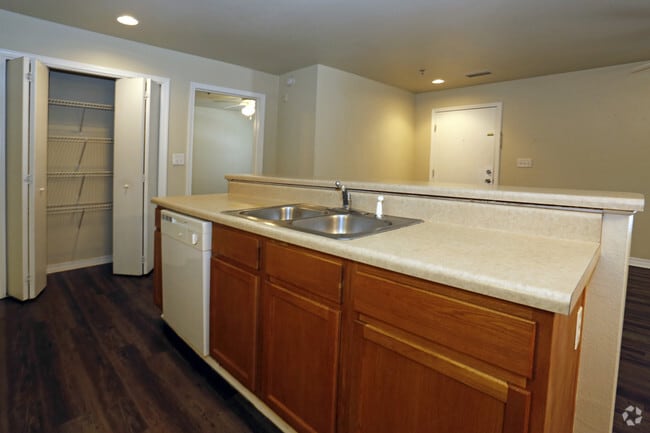 Meadowbrook Apartments