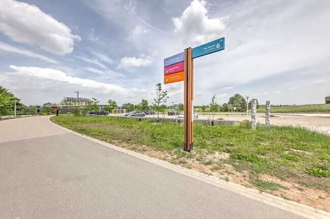 Photo - 60 George Butchart Dr Unité 512