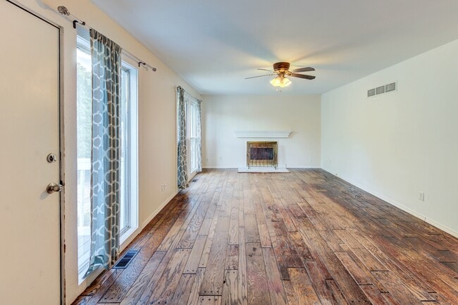 Photo - 7211 Wayles Dr