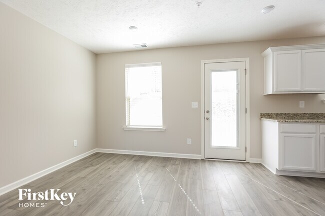 Photo - 219 Edgefield Ct