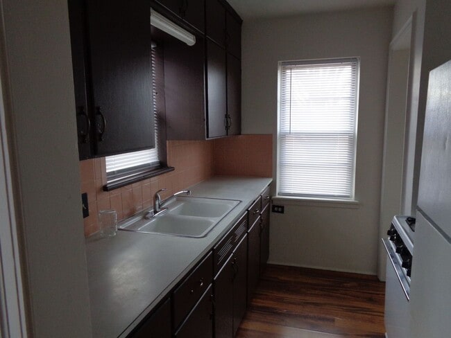 Photo - 2925 S 40th St.