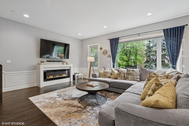 Photo - 7771 Van Buren St