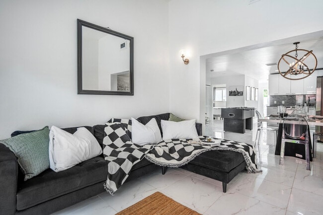 Photo - 422 NW 8th St Unidad ID1294169P