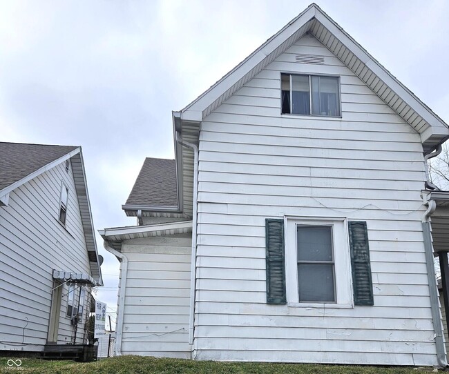 Building Photo - 1944 Shelby St Rental