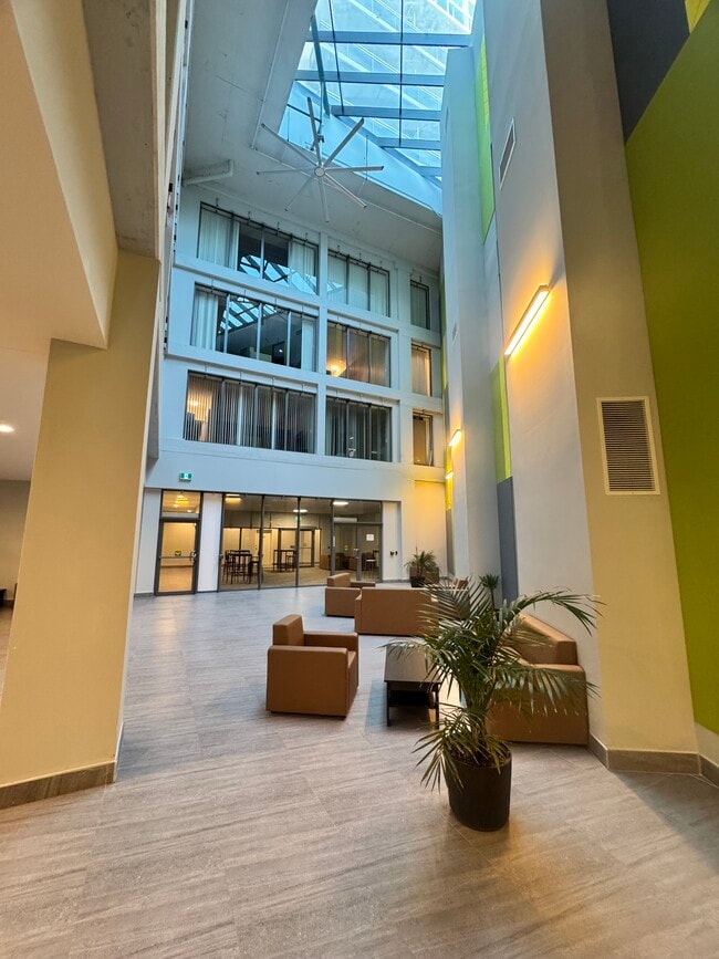 Photo - 652 Princess St Unit 633