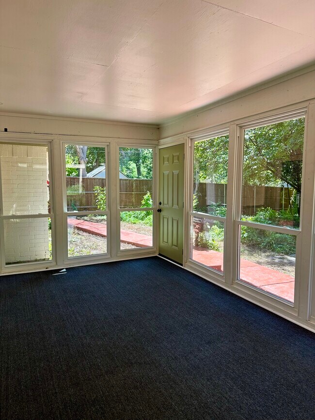 Photo - 1616 Aldridge Dr