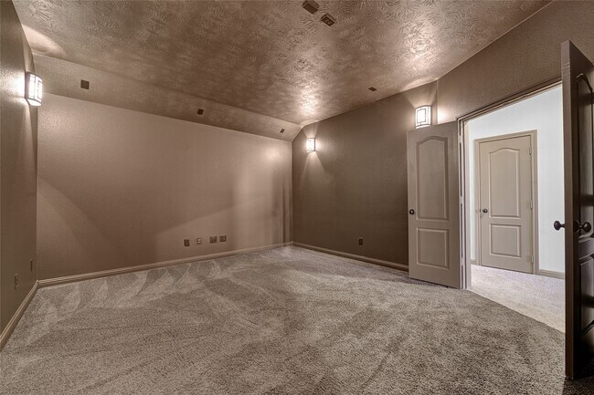 Photo - 6223 Duke Trail Ln