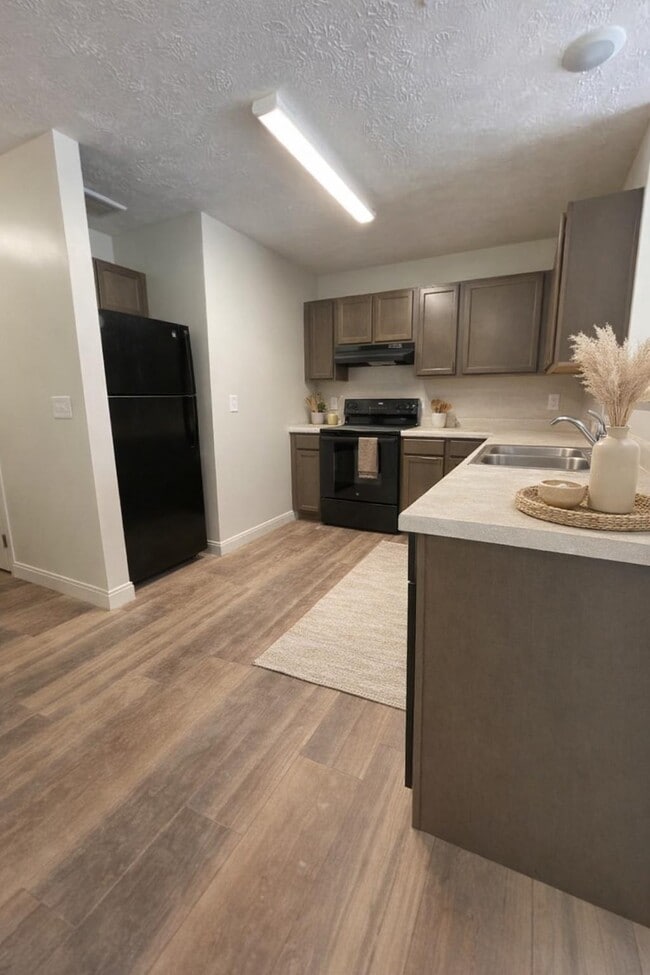 Photo - Gwen Gardens Apartments