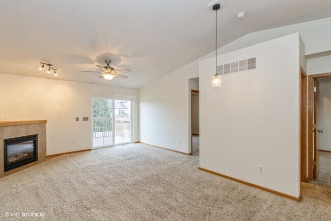 Photo - 140 Jefferson Ln