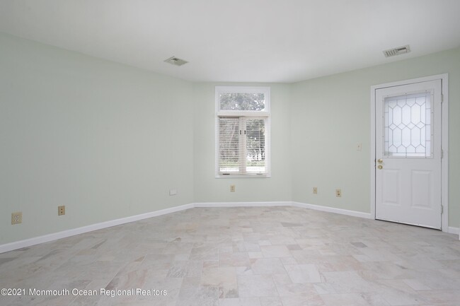 Photo - 100 1st St