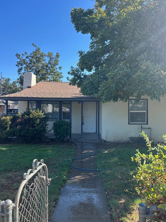 Building Photo - 716 Badgley Dr Rental