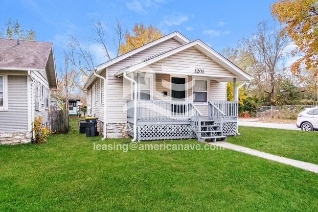 Photo - 2201 E 59th St