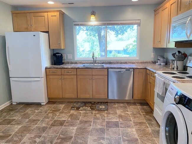 Photo - 56 Woodlake Dr