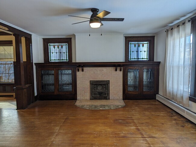 Fireplace & built-in cabinets - 126 3rd St S Unit 3