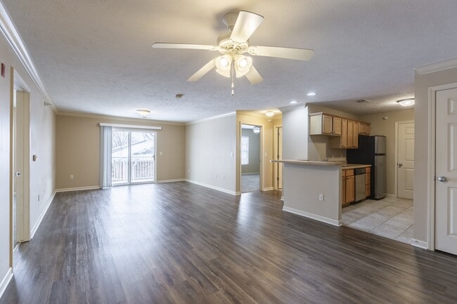 Photo - Square 131 - 4880 - 12 Plex