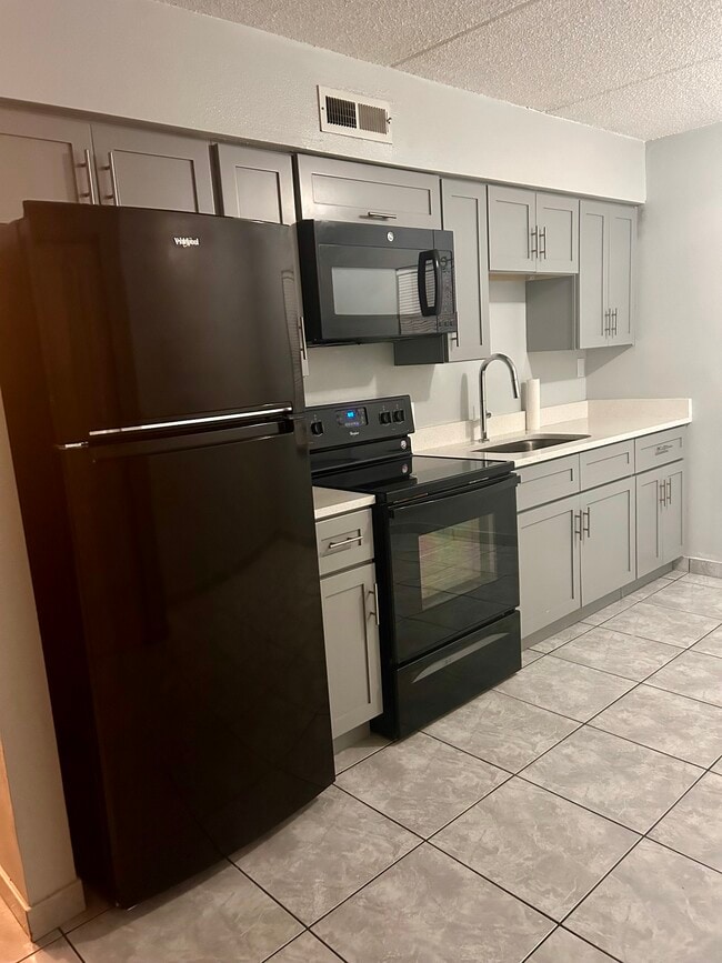 Photo - 715 Michigan Ct Unit 2