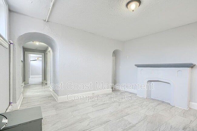 Photo - 2878 Harford Rd Unidad 1