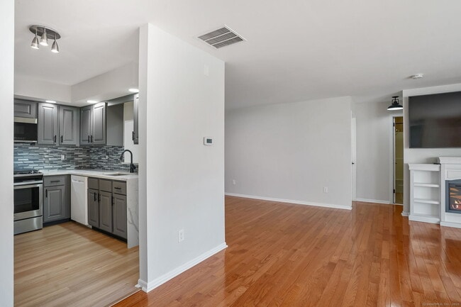 Photo - 24 Greenview Ln Unit 24