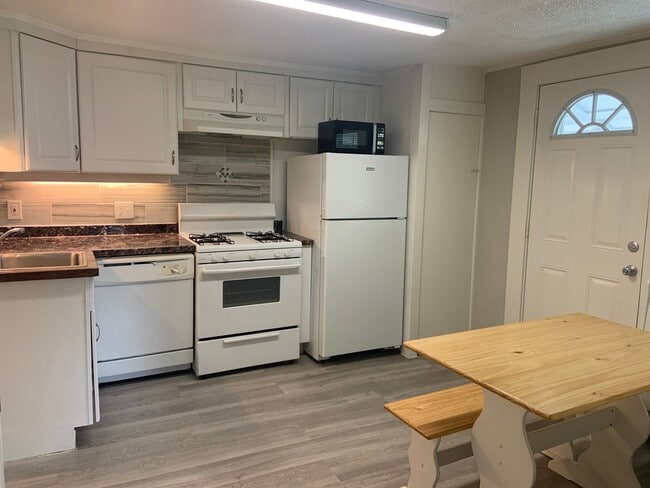 Photo - Adorable 1 Bedroom Near Downtown Greensboro