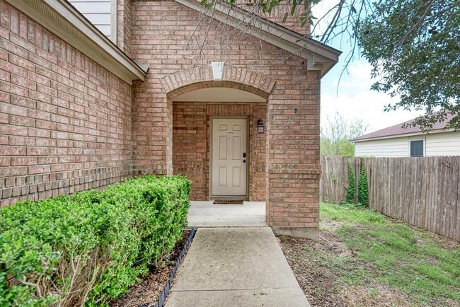 Photo - 530 Sheep Trail Dr House