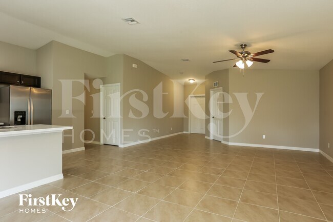 Photo - 1298 SW Crost Ave