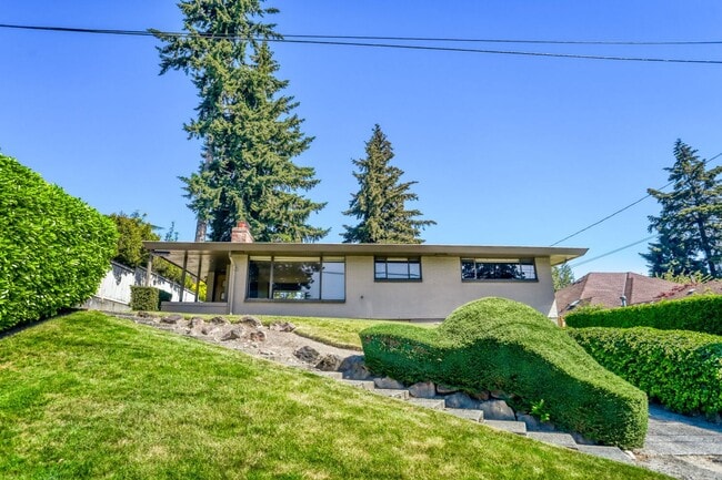 Photo - 3Bd/1.75Ba Bellevue Home