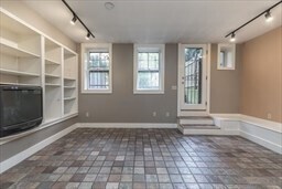 Building Photo - 75 Chandler St Unit B Rental