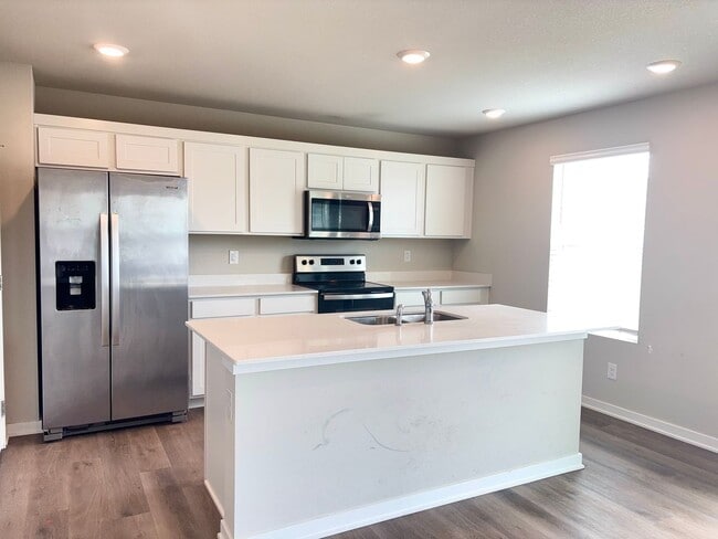 Photo - 1619 Port Royal Dr – 4 Bed/2.5 Bath in Belterra (Papillion) | Open Concept, Fireplace, Walk-In Pa...