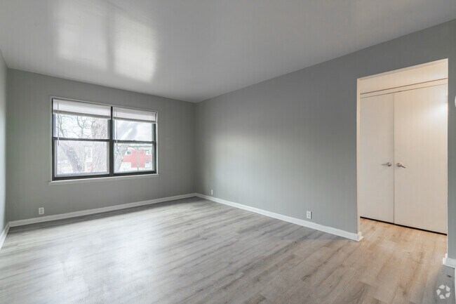 2BR, 1BA - 900SF - Living Room