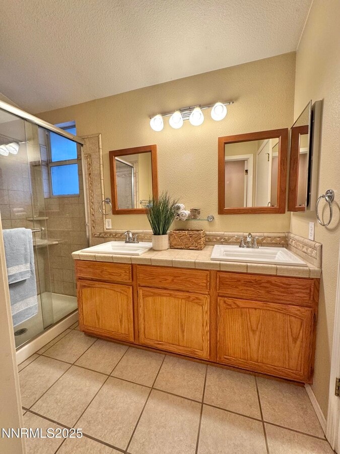 Photo - 923 Edgecliff Dr