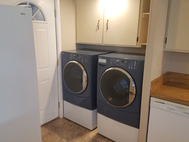 Photo - 3122 Voll Ln